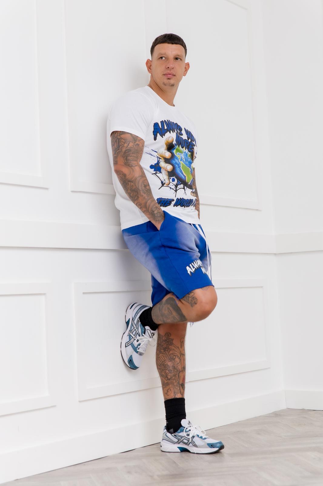 AWM  The world is yours SET